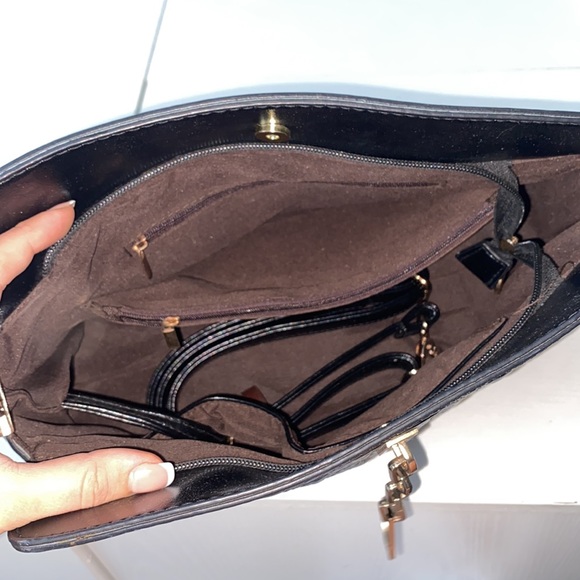 Gold Chain Croc Embossed Purse - Picture 3 of 6